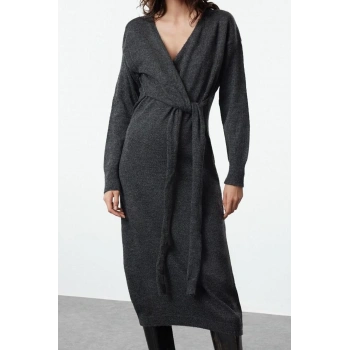 Moda Stil Kruvaze Kruvaze Midi Boy Yumuşak Dokulu Triko Yaka Bağlamalı Elbise