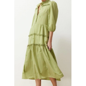 Moda Stil Regular Gömlek Yaka Midi Boy Açık Düz Kesim Nakışlı Dokuma Elbise