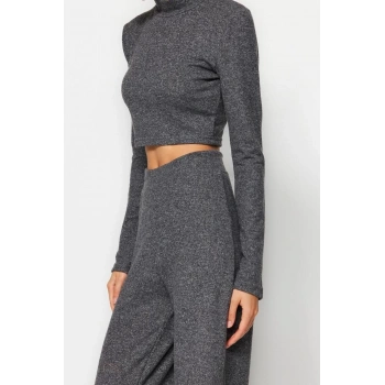 Tarz Kadın Yüksek Bel Dik Yaka Dik Yaka Yumoş Crop ve Wide Leg Örme Alt-Üst Takım