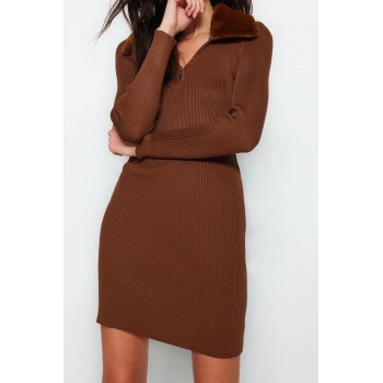 Moda Stil Slim Polo Yaka Mini Boy Triko Suni Kürk Detaylı Elbise