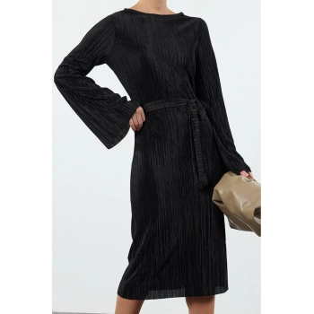 Moda Stil Regular Kayık Yaka Midi Boy Premium Pilise Kumaşlı Flare Kol Detaylı A-Line Örme Elbise