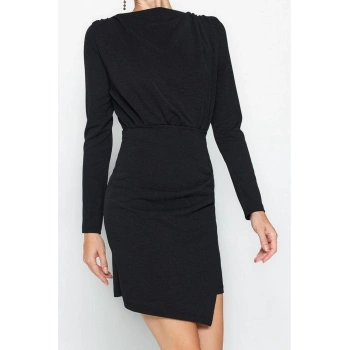 Moda Stil Slim Kayık Yaka Mini Boy Premium Dokulu Krep Drape Detaylı Örme Elbise