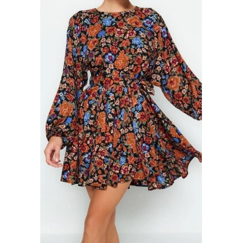 Moda Stil Regular Bisiklet Yaka Mini Boy Kuşaklı Eteği Volanlı Viskon Dokuma Elbise