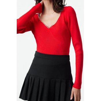 Stil Modern Kadın Regular Standart Kol V Yaka İnci Detaylı Triko Kazak