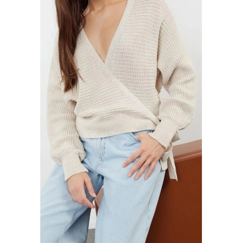 Stil Modern Kadın Crop Standart Kol Kruvaze Yaka Triko Kazak