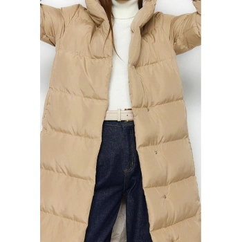 Düz Astarlı Yaka Uzun Regular Kapüşonlu Kadın Yandan Çıtçıtlı Su İtici Kışlık Kapitone Şişme Mont