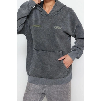 Tarz Bol Kapüşonlu Düşük Kol Uzun Kalın İçi Polarlı Yıkama Efektli Geniş Kalıp Örme Sweatshirt