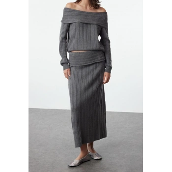 Tarz Kadın Modern Normal Bel Boru Paça Carmen Yaka Yumuşak Dokulu Carmen Yaka Triko Alt-Üst Takım