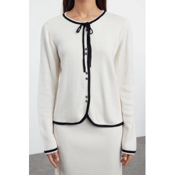 Tarz Kadın Modern Moda Normal Bel Boru Paça Bisiklet Yaka Kurdele Fiyonk Detaylı Triko Alt-Üst Takım