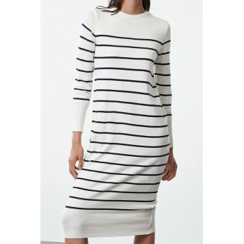 Moda Stil Regular Bisiklet Yaka Midi Boy Elbise Premium İplik Özel İplik Triko Basic Çizgili