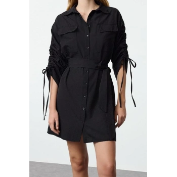 Moda Stil Regular Gömlek Yaka Mini Boy Cep ve Büzgü Detaylı Dokuma Gömlek Elbise
