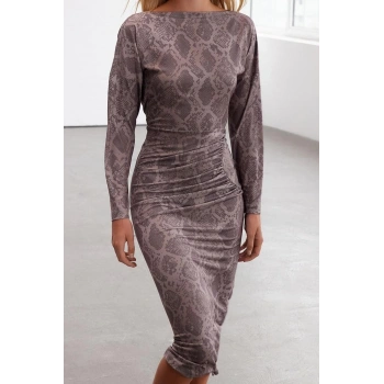 Moda Stil Slim Kayık Yaka Midi Boy Limited Edition Baskılı Drapeli Vücuda Oturan Esnek Örme Elbise