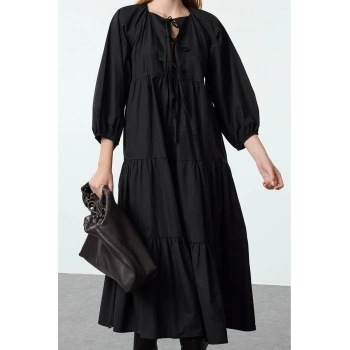 Moda Stil Regular Bisiklet Yaka Midi Boy Rahat Kalıp Fiyonklu Dokuma Elbise