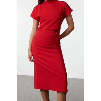 Moda Stil Regular Degaje Yaka Midi Boy A Kesim Krep Dokuma Elbise