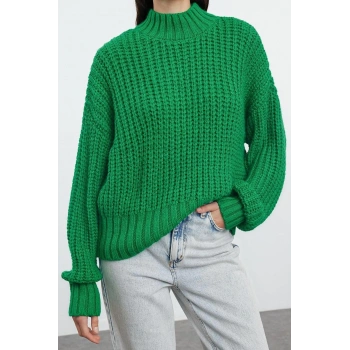 Stil Modern Kadın Crop Standart Kol Dik Yaka Yumuşak Dokulu Basic Kalın Örgü Detaylı Triko Kazak