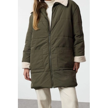 Tasarım Düz Astarlı Yaka Midi Bol Gömlek Kadın Peluş Yaka Detaylı Su İticili Kapitone Şişme Mont