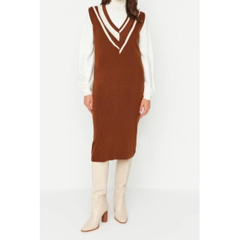 Moda Regular Casual Günlük Tek Plaka Triko V Yaka Kolsuz Kol Shift Midi Boy Elbise