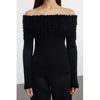 Stil Modern Kadın Regular Standart Kol Carmen Yaka Akıtma Detaylı Triko Kazak