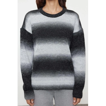 Stil Modern Kadın Regular Standart Kol Bisiklet Yaka Yumuşak Dokulu Renkl Bloklu Triko Kazak