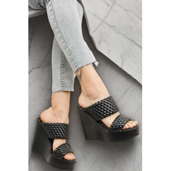 Kadın Moda Hasır Dolgu Topuklu Terlik Corneell Şık ve Zarif Abiye Ayakkabı