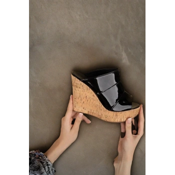 Kadın Moda Mantar Dolgu Topuk Terlik Şık ve Zarif Abiye Ayakkabı