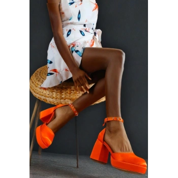 Kadın Moda Taş Detaylı Özel Tasarım Alçak Topuklu Ayakkabısı Şık ve Zarif Abiye Ayakkabı