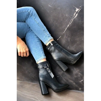 Kadın Kare Topuklu Kısa Bot Kroko Desenli Fermuarlı Yumuşak Taban Şık Günlük Ayakkabı