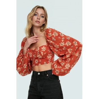 100% Viskoz Yazlık Crop Bluz Çok Çiçek Desenli Balon Kollu Fitted Özel Tasarım