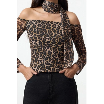 Stil Kadın Fularlı Animal Baskılı Tül Fitted Vücuda Oturan Esnek Bluz Regular Slim Kalıp Düşük Kol