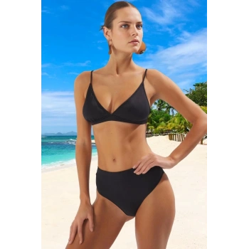 Modern Üçgen Bikini Takımı Esnek Kumaş Şık Detaylı Ergonomik Kesim Özel Tasarım Premium Kalite