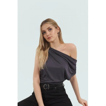 Akışkan Modal Kumaşlı Kolsuz Bluz Fitted Günlük Casual Şık Renk Modern Stil Yüksek Kalite