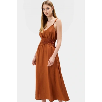 Aksesuar Detaylı Belden Açılan Etekli Maxi Boy Polyester Aerobin Dokuma Elbise Rahat Kullanım