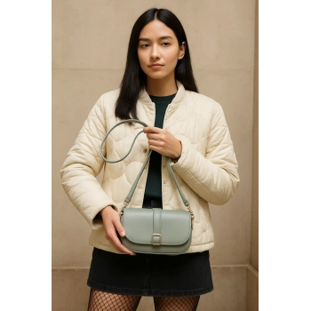 Kadın Tokalı Çapraz Askılı Çanta Suni Deri Şık Minimal Hafif Günlük ve Özel Kullanım İçin Uygun