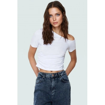 Asimetrik Yaka Basic Crop Bluz Örme Pamuklu Kumaş Yazlık Günlük Kombin Trend Tasarım