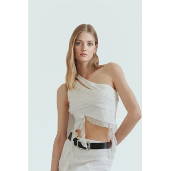 Asimetrik Yaka Tül Örme Bluz Yazlık Crop Model Trend Tasarım Seçkin Malzeme