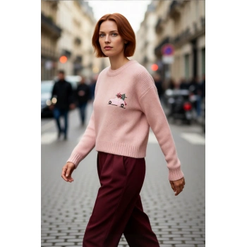 Bayan Pembe Nakış Detaylı Yılbaşı Konseptli Crop Kesim Uzun Kol Triko Kazak Modeli Kaliteli