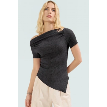 Büzgü Detaylı Fitted Örme Bluz Asimetrik Yaka Kısa Kol Günlük Tarz Rahat Kullanım