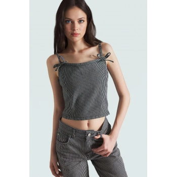 Çizgili Denim Crop Bluz Rahat Şık ve Yazlık Fitted Model Kullanım Seçkin Malzeme