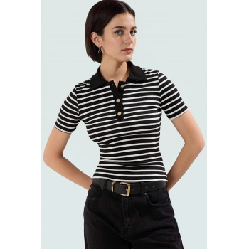 Çizgili Polo Yaka Fitted Örme Bluz Kaliteli İşçilik Dayanıklı Malzeme Özel Tasarım
