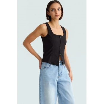 Crop Bluz 75% Polyester 23% Viskoz 2% Elastan Bisiklet Yaka Fitted Şık Görünüm