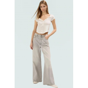 Crop Kısa Kol Bluz V Yaka Fitted Poliviskon Kaşkorse Özenle Seçilmiş Uzun Ömürlü Modern Stil