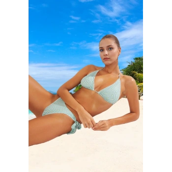 Desenli Üçgen Bikini Takımı Esnek Kumaş Şık Detaylı Plaj Ve Havuz İçin Özel Tasarım