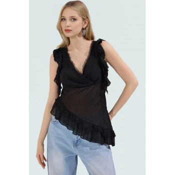 Dokuma Şifon Bluz V Yaka Dantel Detay Kısa Kol Yazlık Şık Trend Tasarım Zarifane