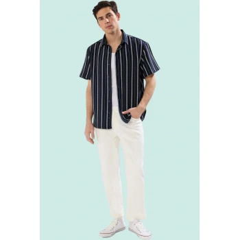 Erkek Basic Oversize Fit Kısa Kollu Gömlek Çizgili Desen Yazlık Yaz Aylarının Vazgeçilmezi