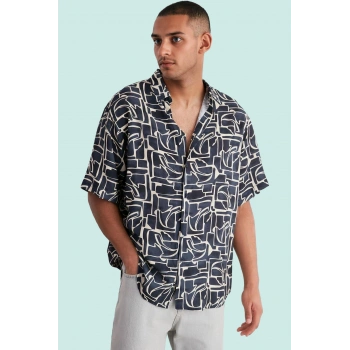 Erkek Desenli Kısa Kollu Gömlek Apaş Yaka Viskoz Rahat Günlük Stiller Yaz Aylarının Vazgeçilmezi