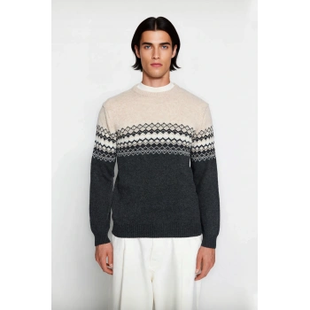 Erkek Fitted Etnik Desenli Bisiklet Yaka Triko Kazak Kış Günleri İçin İdeal Şık ve Konforlu Bir