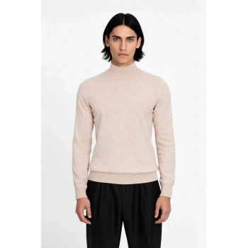 Erkek Fitted Kalıp Yarım Balıkçı Yaka Triko Kazak Kış Sezonu İçin Modern ve Şık Bir Seçim Kaliteli