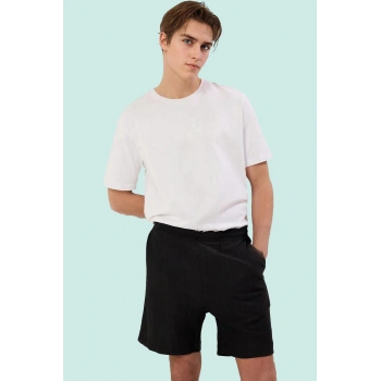 Erkek Regular Fit Örme Şort Geniş Paça Rahat Günlük Yaz Modern Tasarım Stilin Buluştuğu Yer