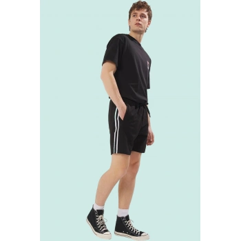 Erkek Şort Düz Desen Boru Paça Sportif Tarz Yaz Aylarının Vazgeçilmezi Stilin Buluştuğu Yer