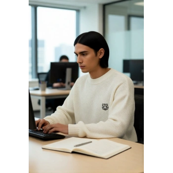 Erkek Triko Oversize Kesim Bisiklet Yaka Sargı Nakışlı Rahat Kazak Soğuk Günlerin Şıklığı Kaliteli